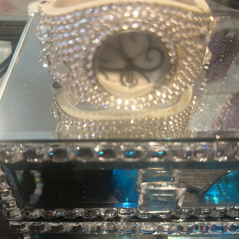 Buckle bling white watch